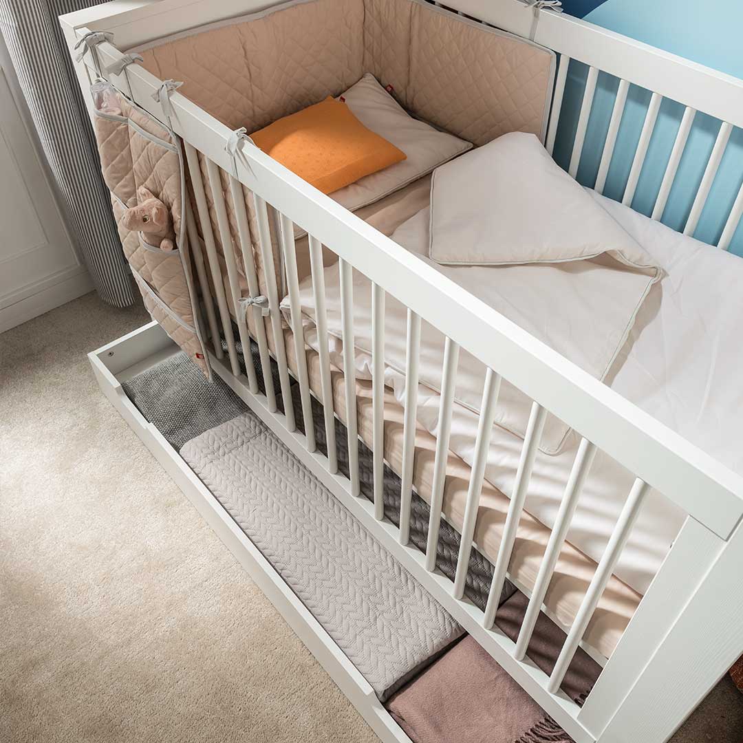 Milk Convertible Cot Bed With Storage Drawer (70X140)